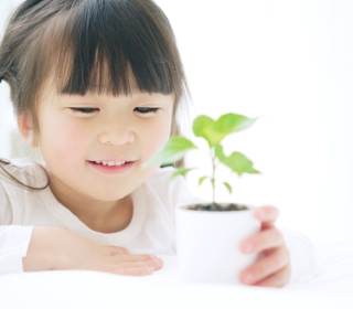 小児歯科で健康に育つ子供のイメージ図